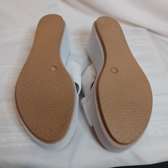 SAB Made in Italy, White, Criss Cross Platform Sandals, Size 8 - Picture 5 of 11